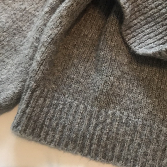 🌻 Grey Cropped Cowl Neck Sweater - Picture 5 of 5